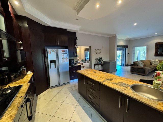 Spacious Family Home with Lush Garden, Pool & Separate Flatlet – Must see