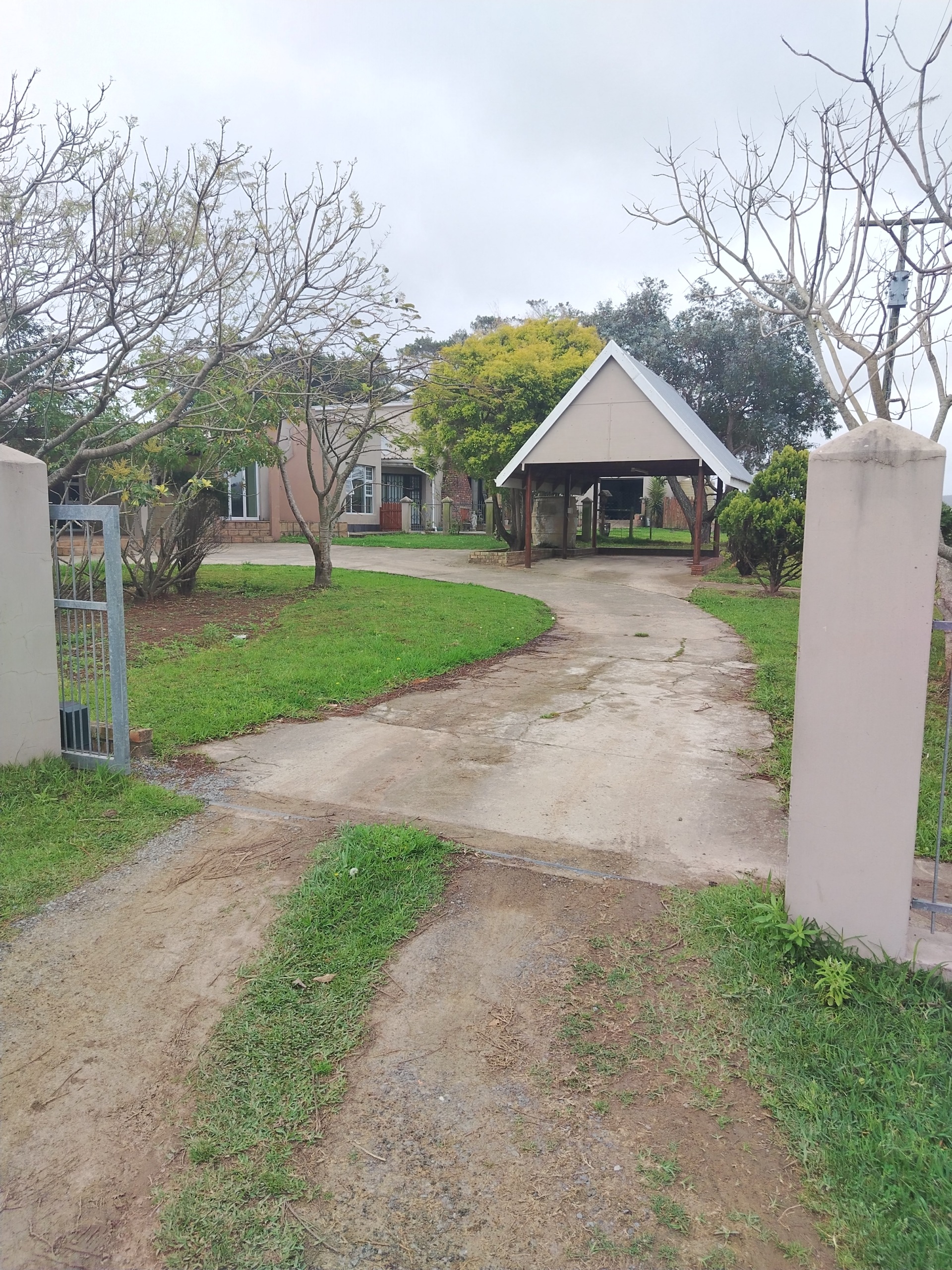 Luxury lifestyle farm – 12 hectares of beauty & income