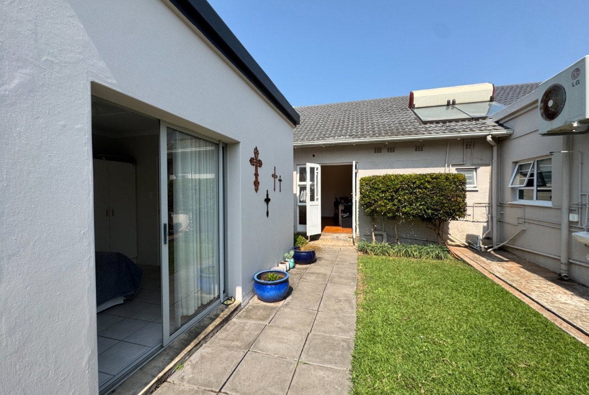 Income generating property in ideal area