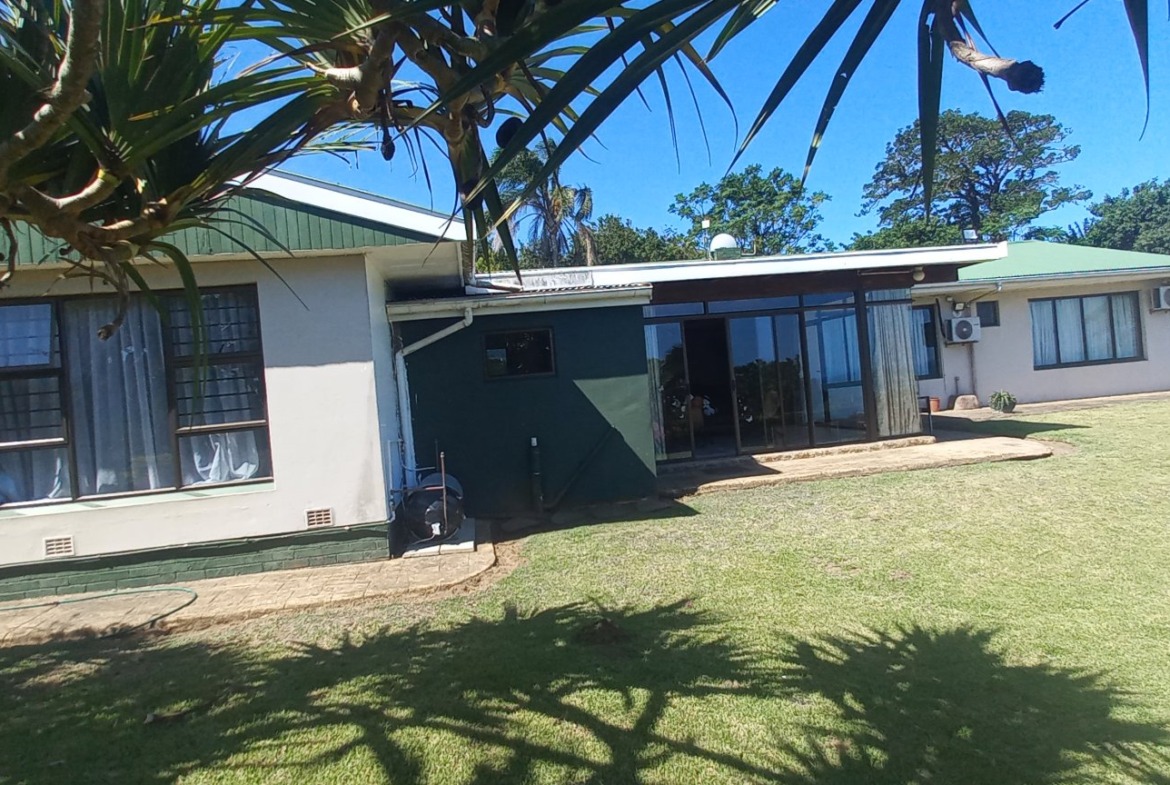 Prime Investment Opportunity: 7-Bed Coastal Gem on 2,800sqm plot.