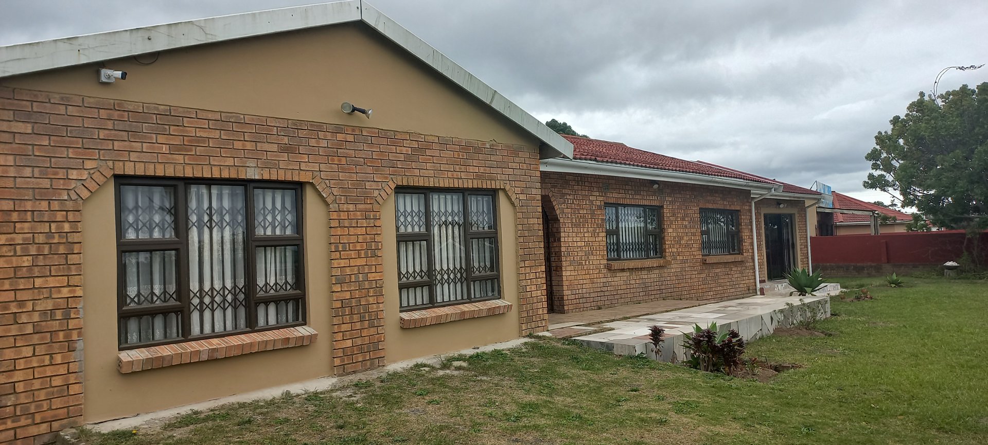 3 Retirement Perfection! 4-Bed Home + Income-Generating Store, R15k/pm