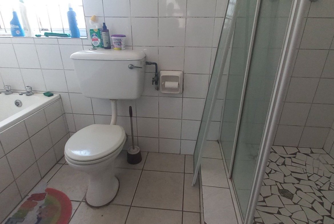 2-Bedroom Apartment in Prime Quigney – Investment Potential!