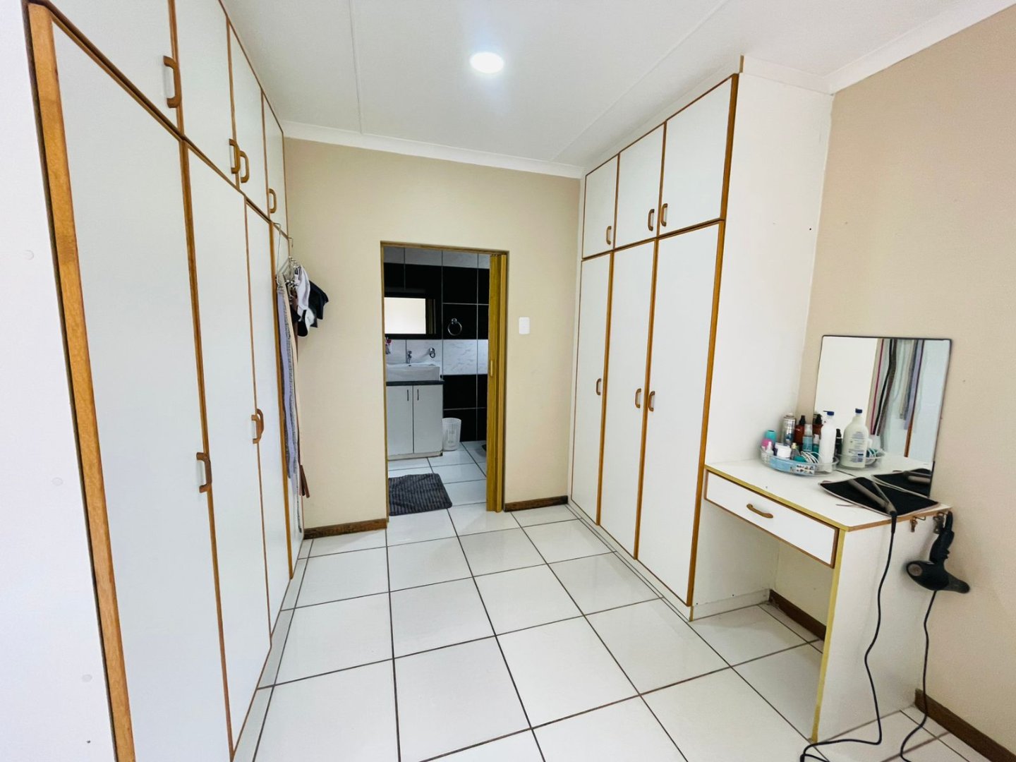 21 3 Bedroom House for Sale in Gonubie