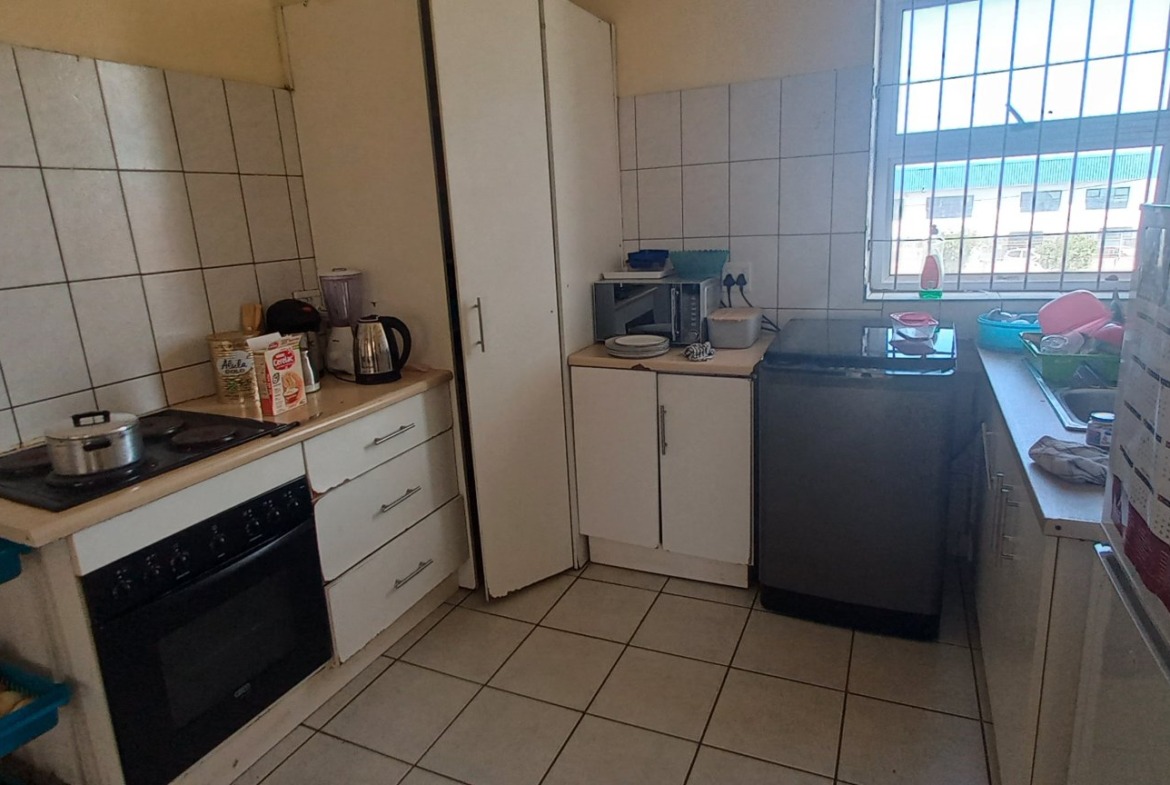 2-Bedroom Apartment in Prime Quigney – Investment Potential!
