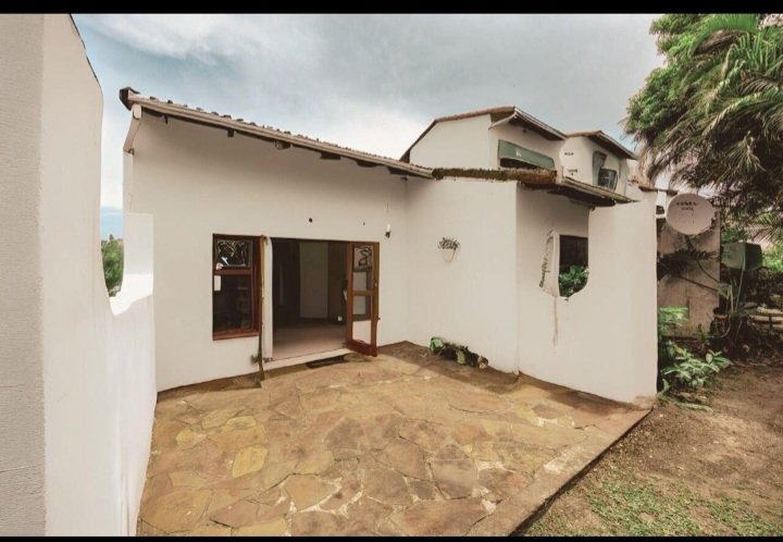 3 bedroom Apartment for sale in Beacon Bay