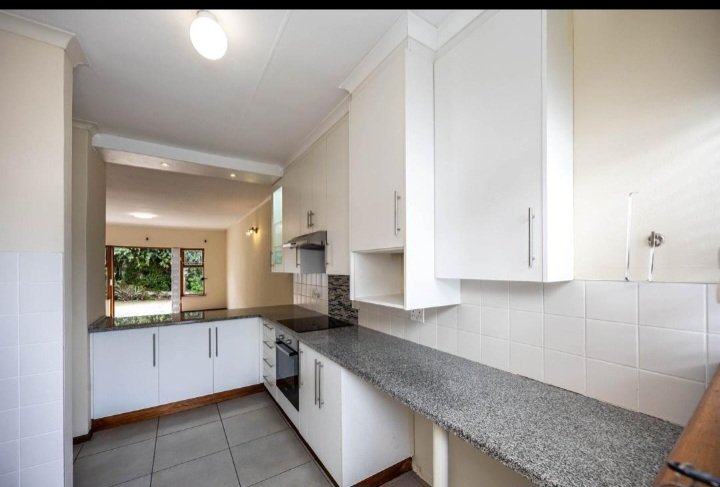 3 bedroom Apartment for sale in Beacon Bay