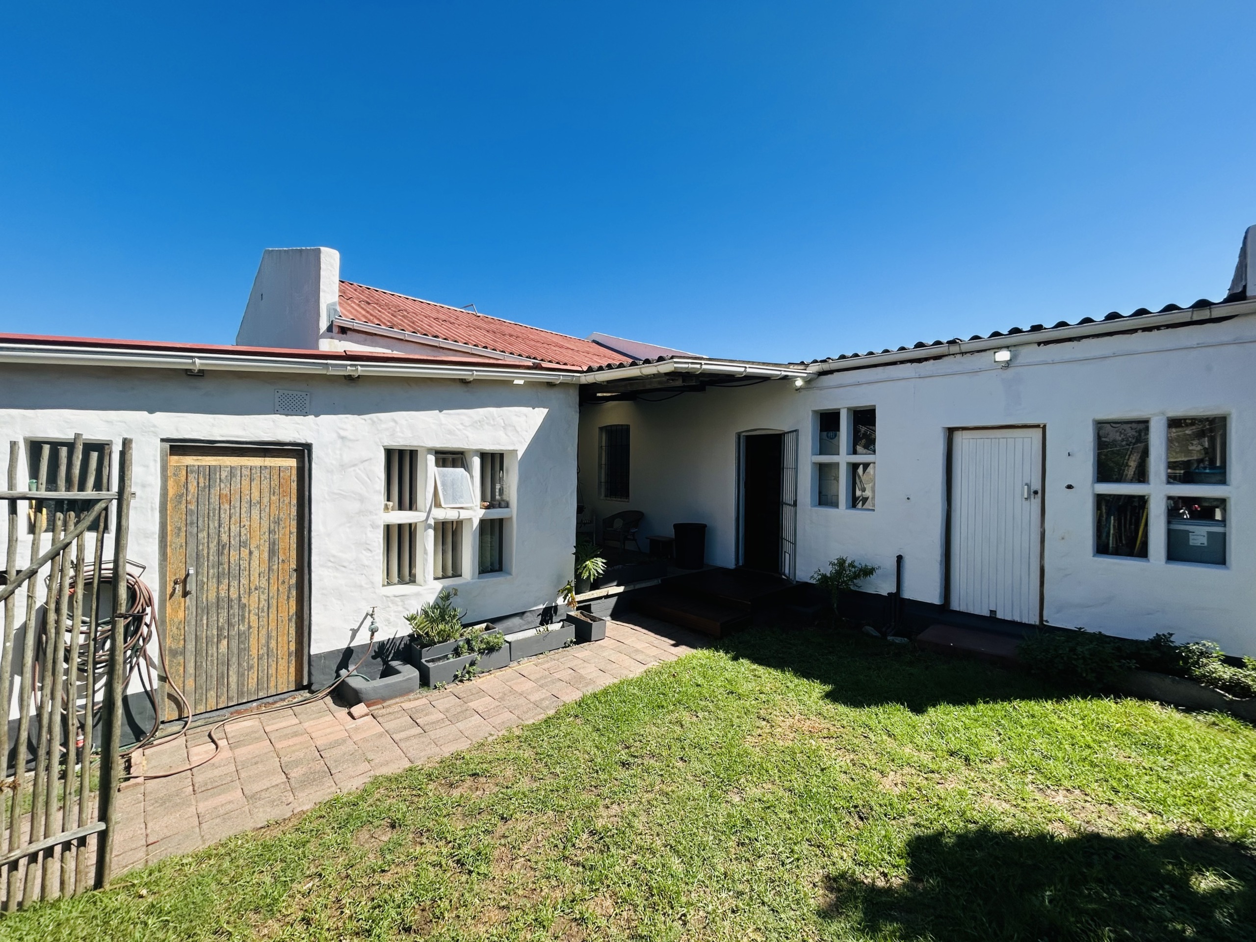 IMG_2329 4 Bedroom home for sale in Quigney!