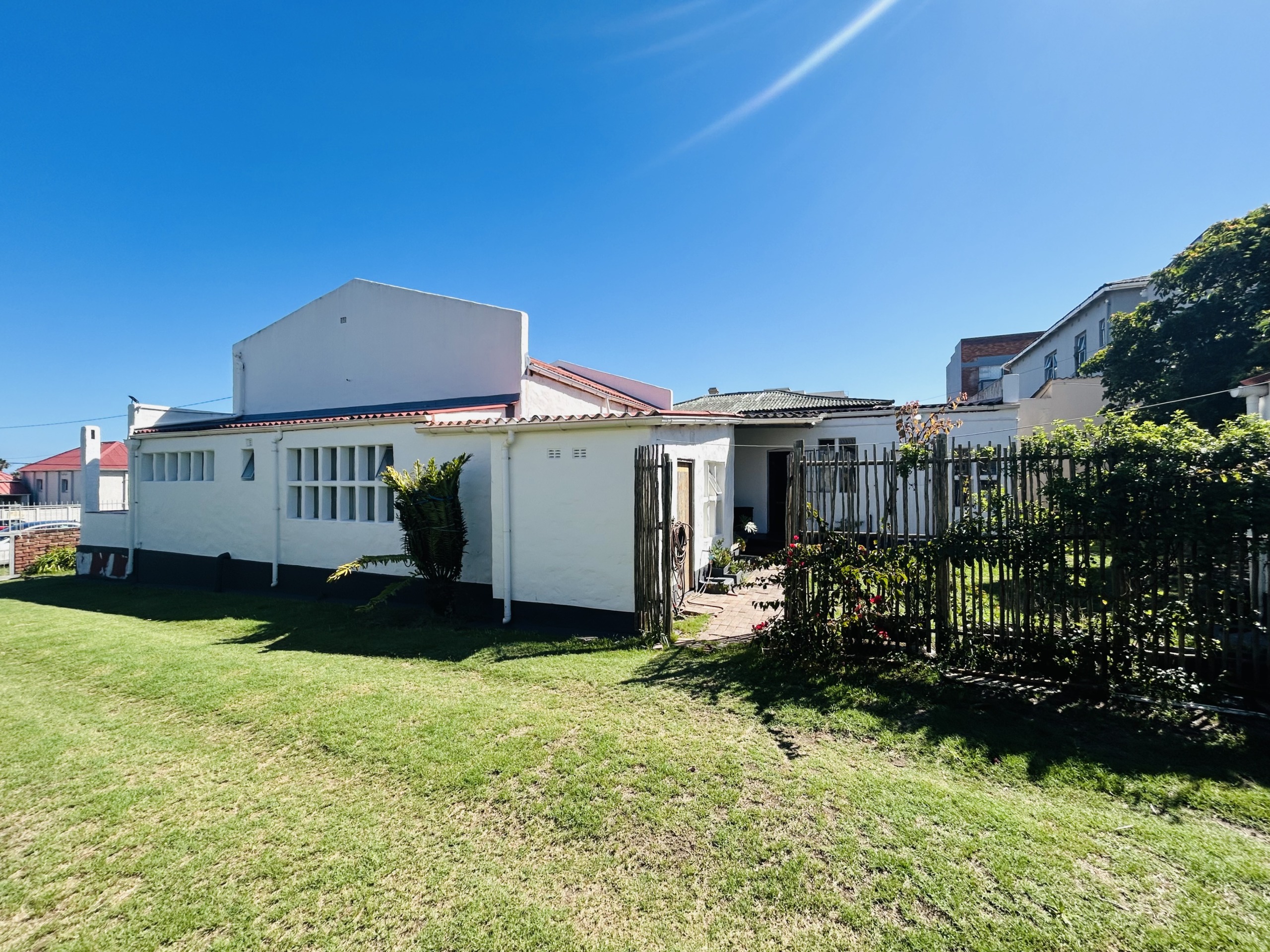 IMG_2334 4 Bedroom home for sale in Quigney!