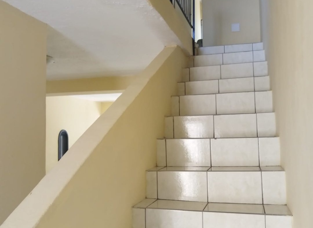 Modern Family Living in Mount Anne