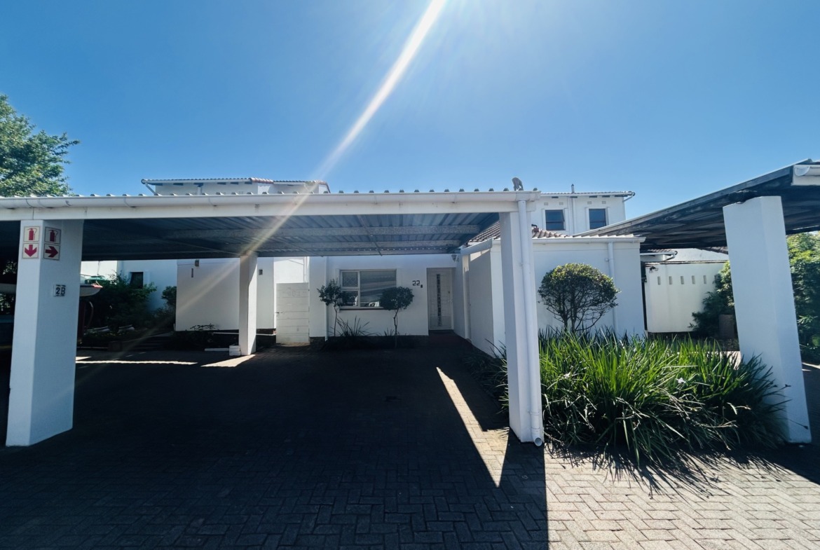 Townhouse for sale in Beacon Bay