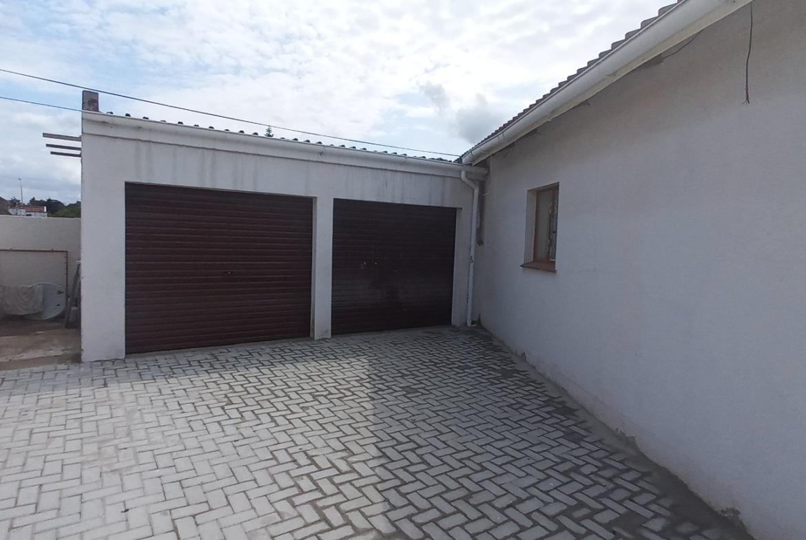 Prime 1,119m² Opportunity with Dual Rental Units