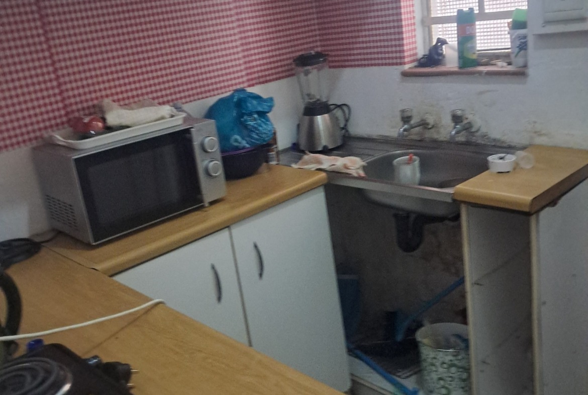 Bachelor Flat for Sale in Quigney – Close to the Beach & CBD