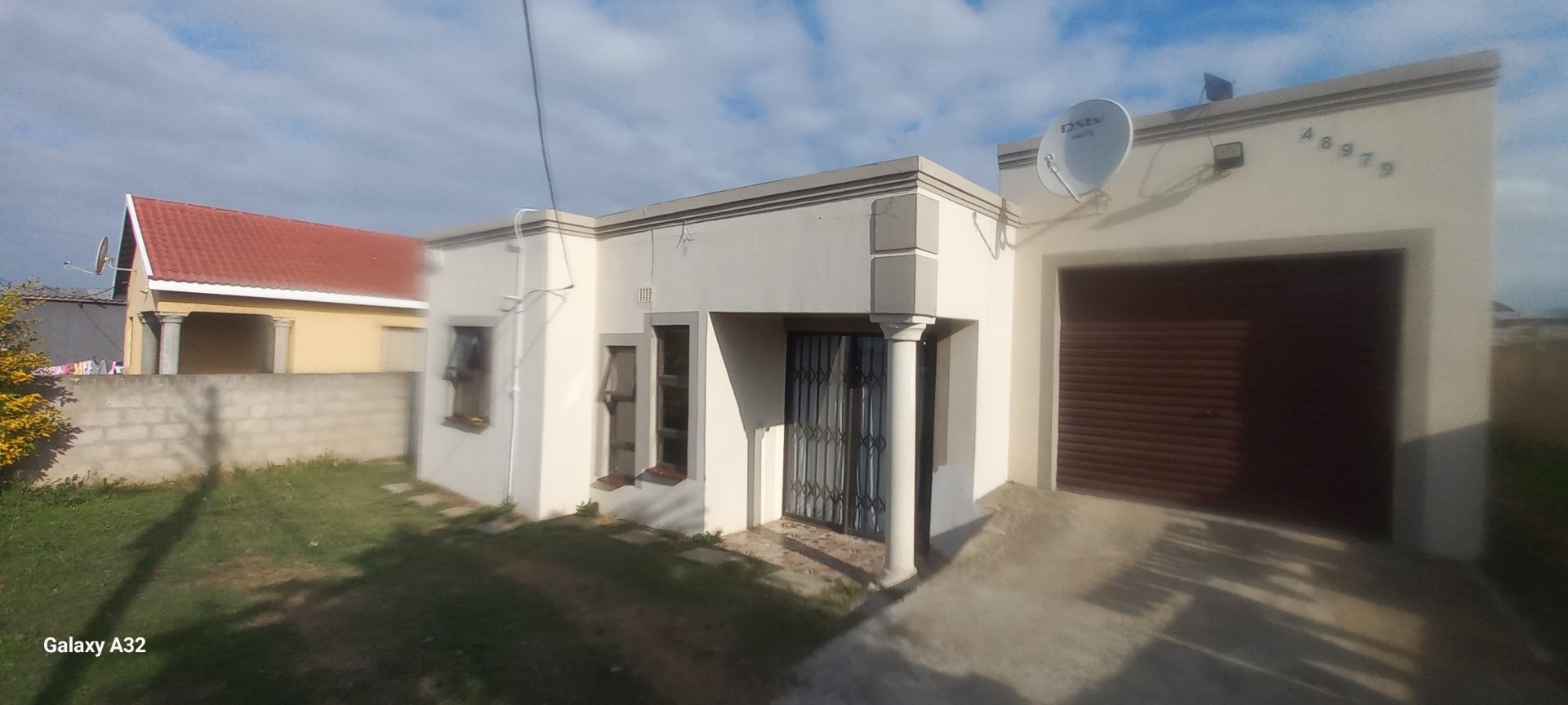 2 Prime Investment Opportunity in Amalinda Forest: 3-Bedroom House + 4 Income-Generating Flats!