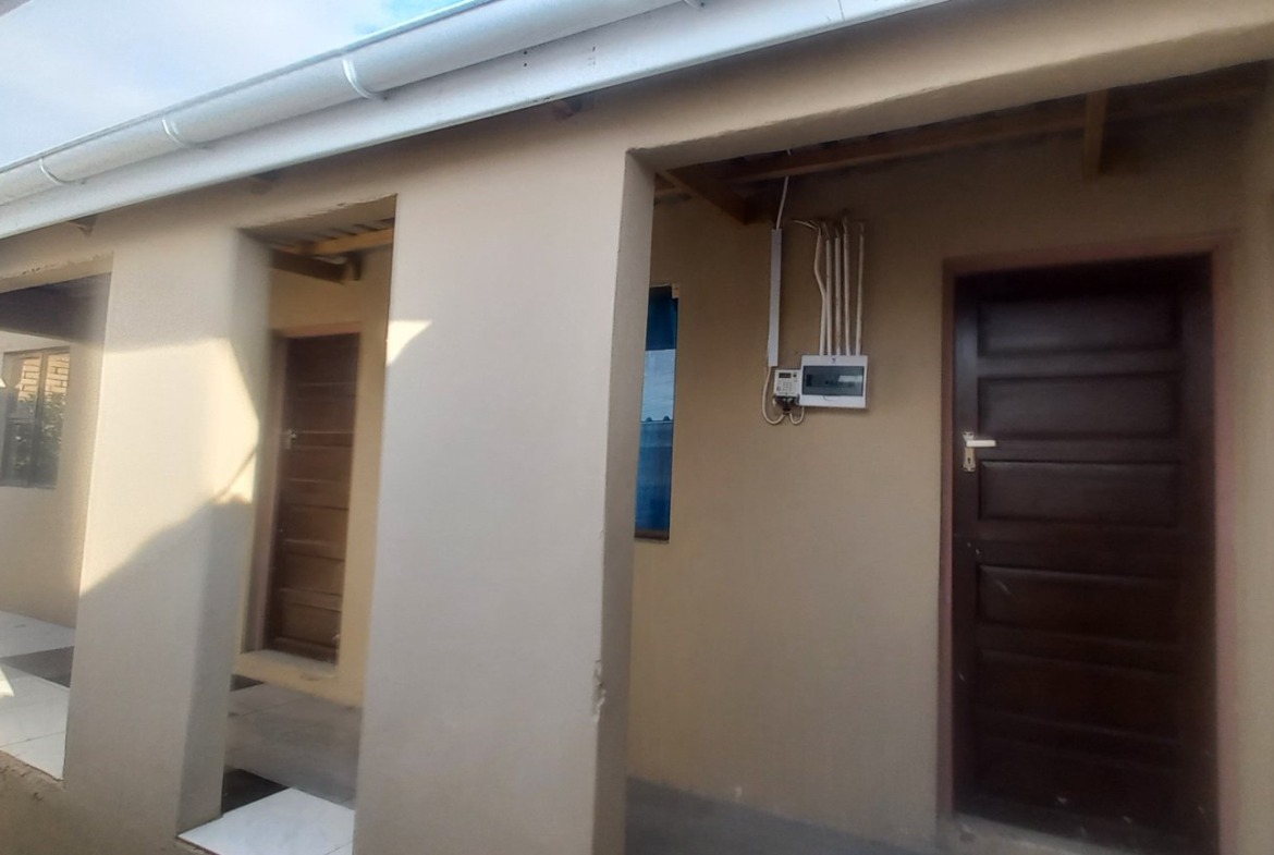 Prime Investment Opportunity in Amalinda Forest: 3-Bedroom House + 4 Income-Generating Flats!