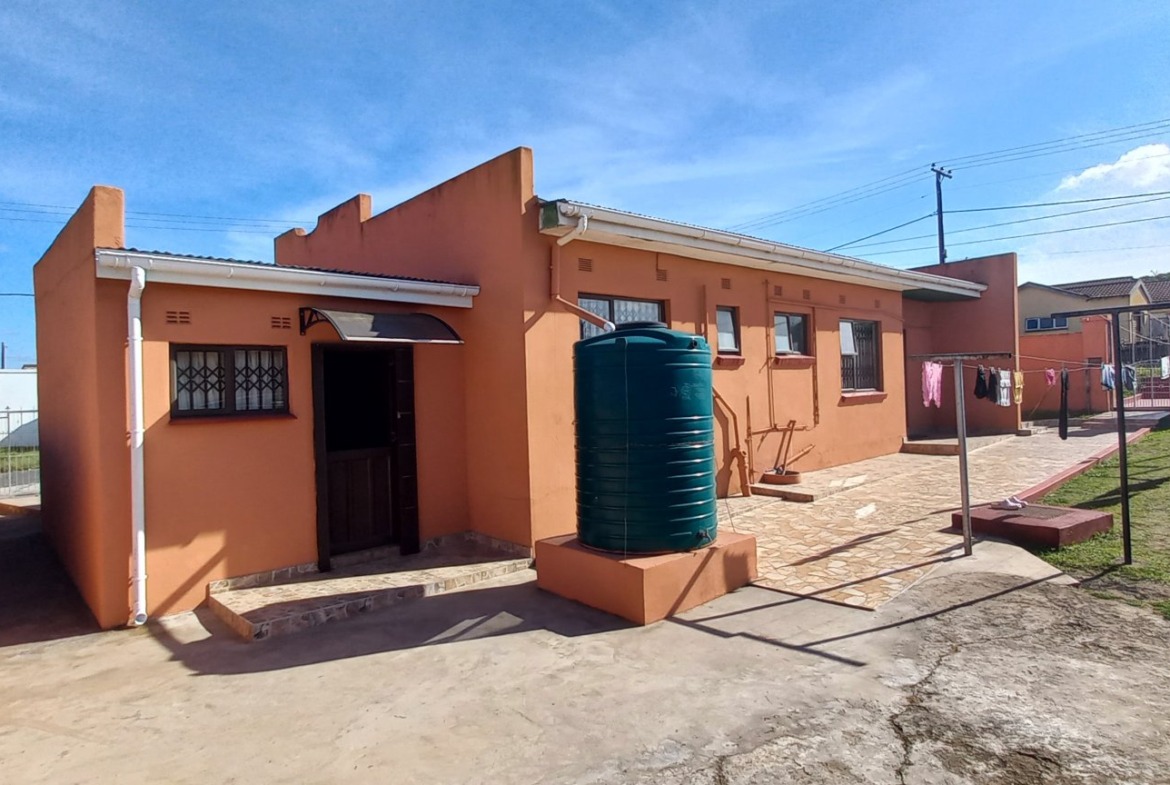 Modern 3-Bedroom Family Home on a Generous Corner Stand – NU17, Mdantsane