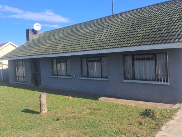 Spacious Property with Excellent Income-Generating Potential