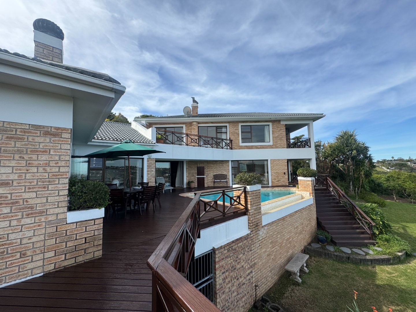 Luxurious Beacon Bay Family Home with Pool