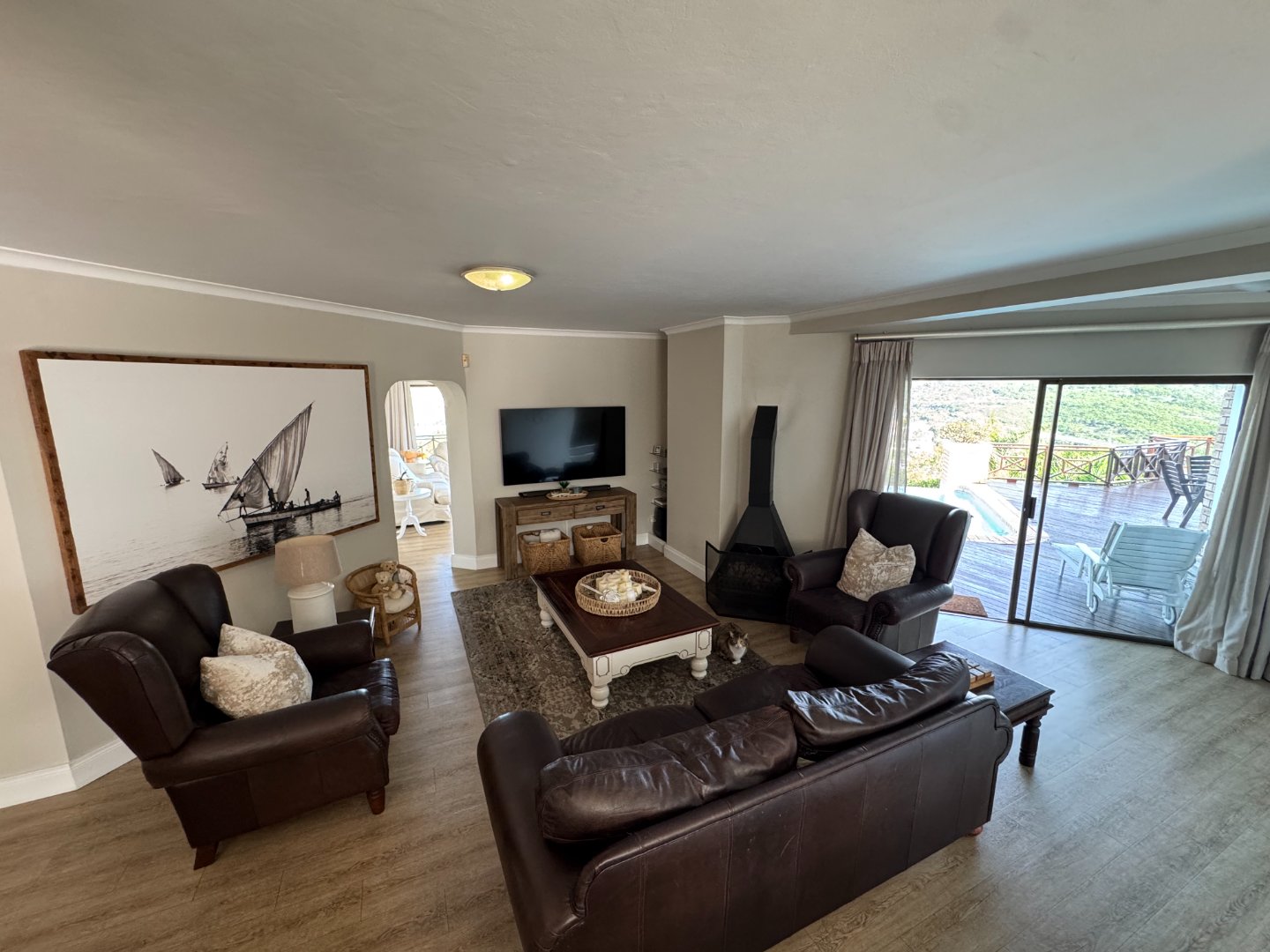 Luxurious Beacon Bay Family Home with Pool