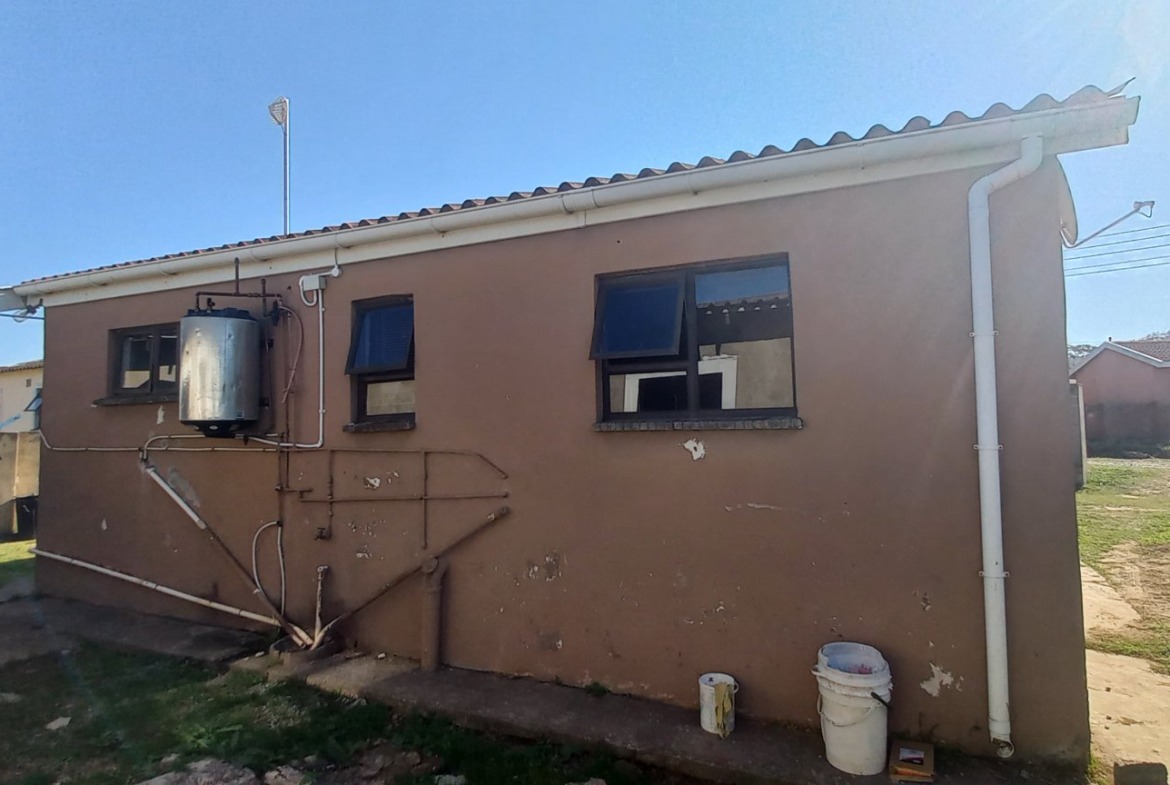 Beautiful 5-Bedroom Property For Sale in NU12, Mdantsane