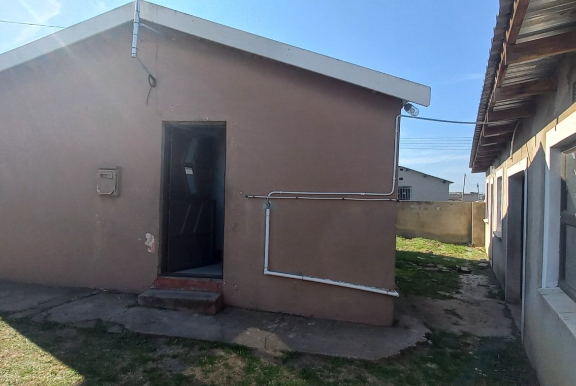 Beautiful 5-Bedroom Property For Sale in NU12, Mdantsane