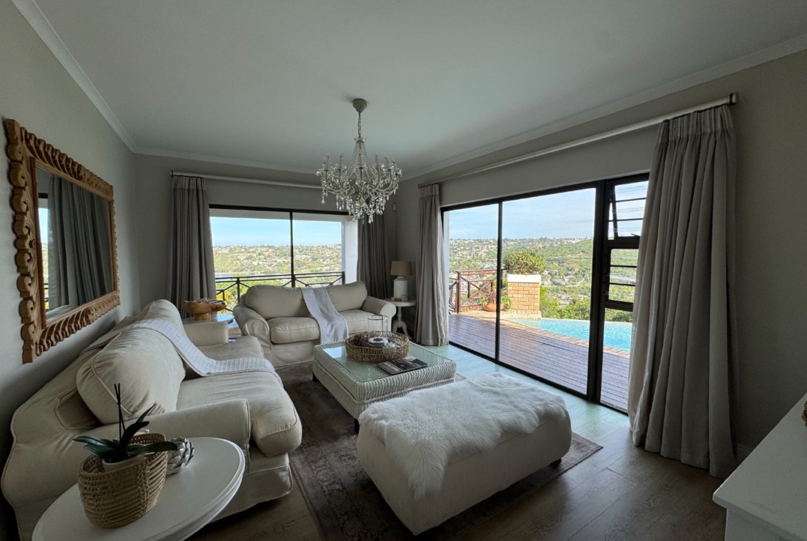 Luxurious Beacon Bay Family Home with Pool