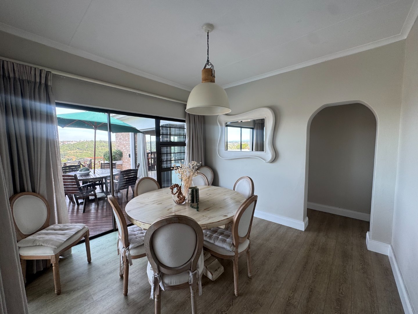 Luxurious Beacon Bay Family Home with Pool