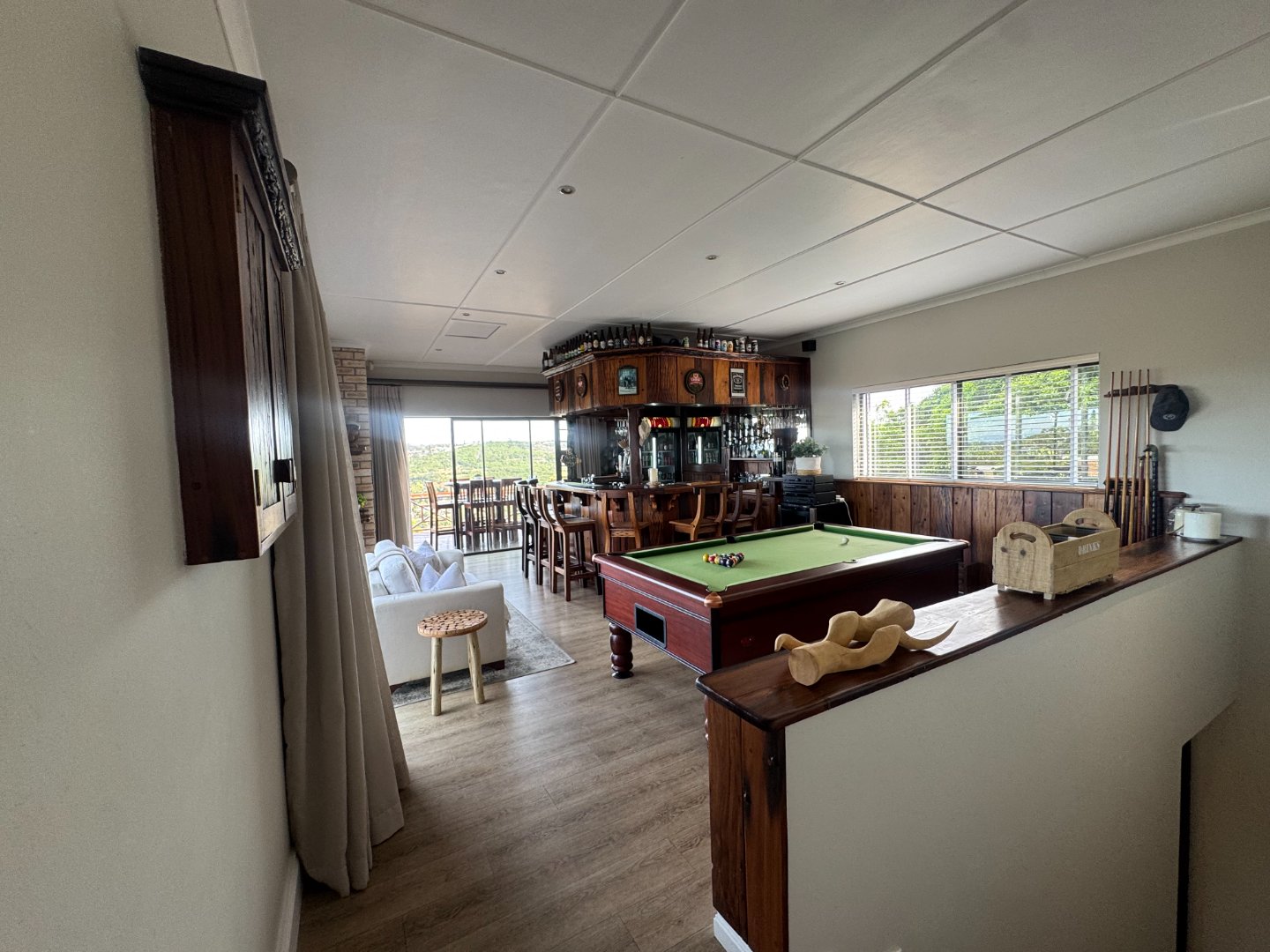 Luxurious Beacon Bay Family Home with Pool