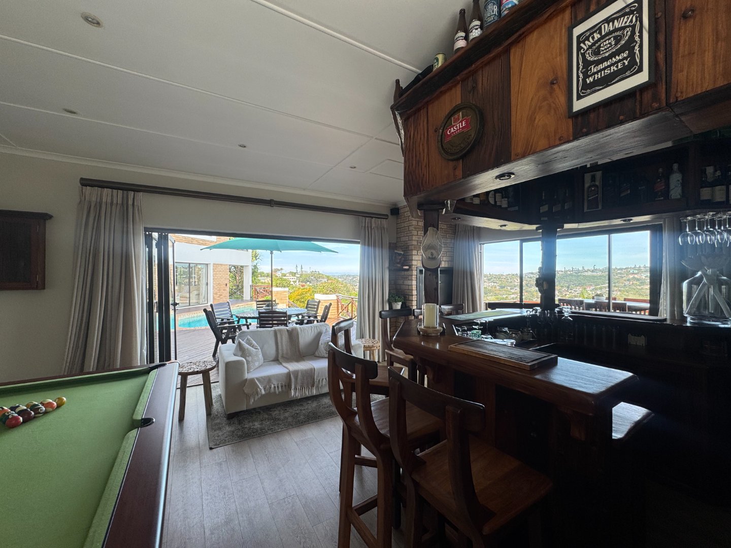 Luxurious Beacon Bay Family Home with Pool