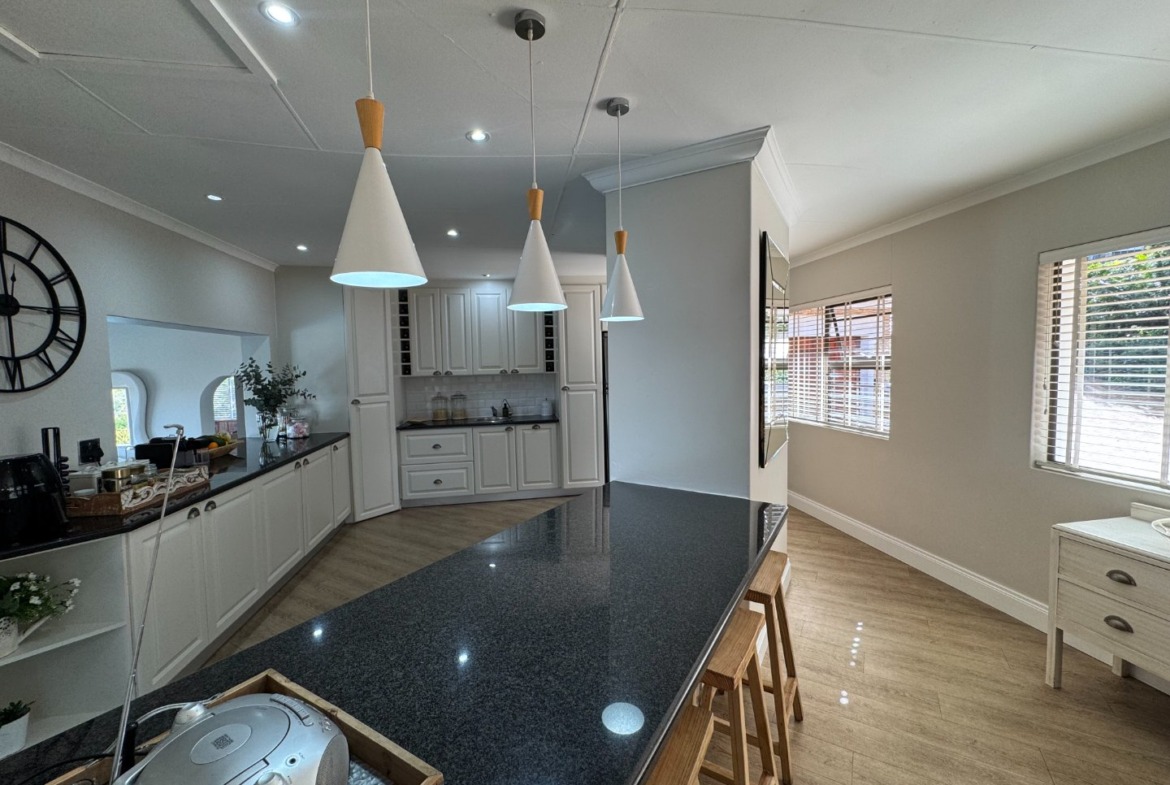 Luxurious Beacon Bay Family Home with Pool